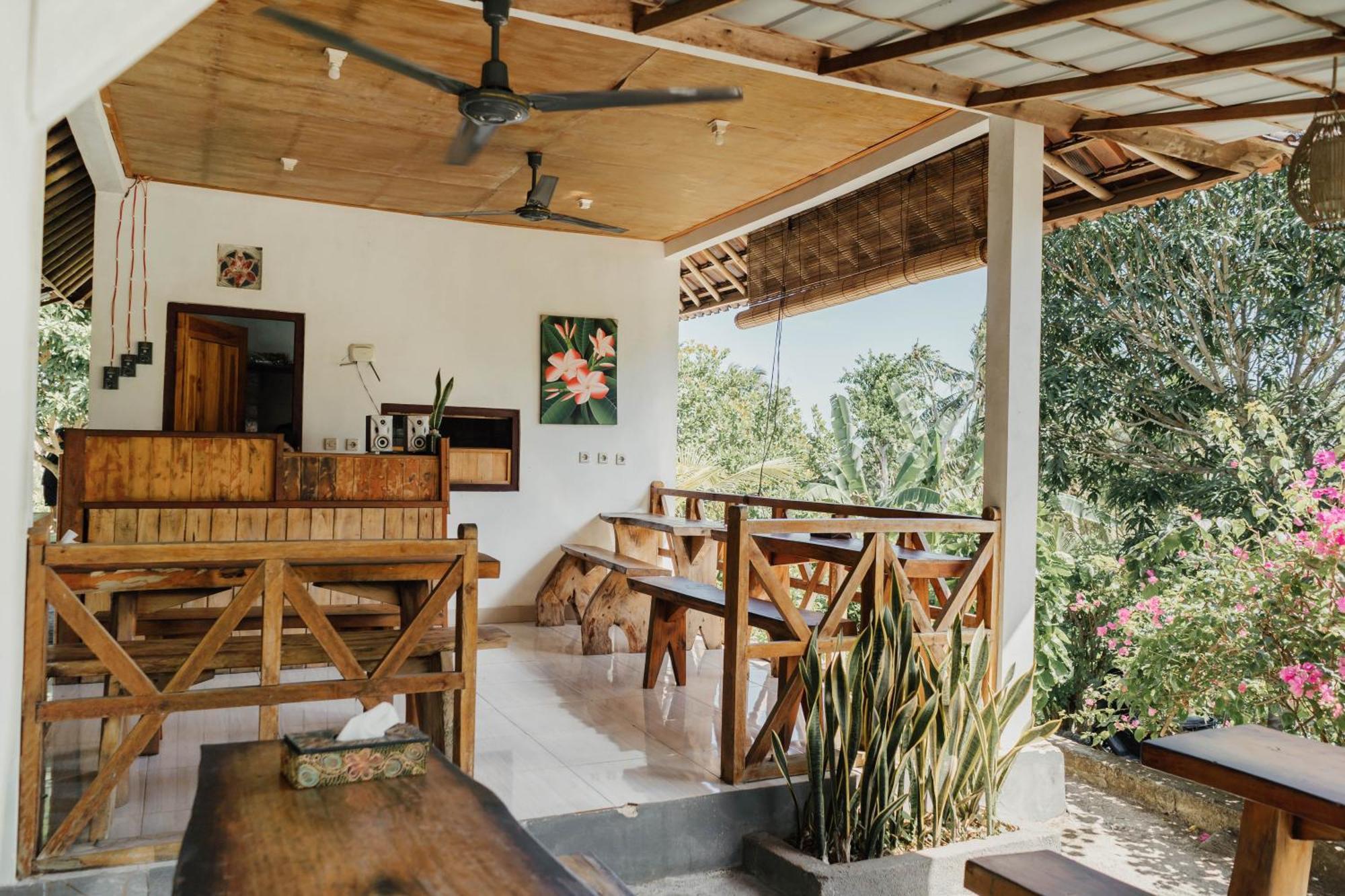 Temeling Jungle Inn Batumadeg Exterior foto